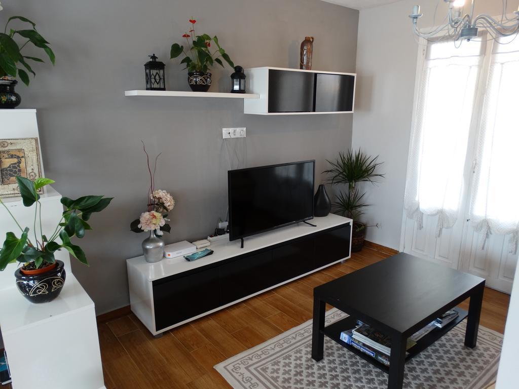 Apartamento Zurbaran Apartment อีรุน ภายนอก รูปภาพ